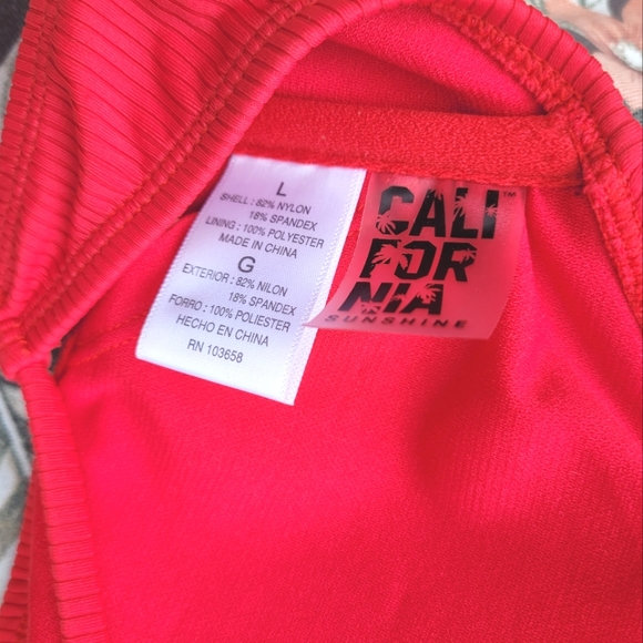 California Bikini Top Red Size Large Adjustable Gold Grommets ❤️ Super Cute - Picture 3 of 4